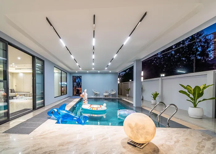 Jomtien Beach 5 Bedrooms - Independent Swimming Pool And Ktv